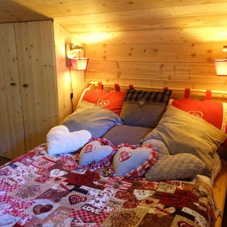 Charmant Mazot Savoyard A Hauteluce: Ideal Pour Couple, Proche Commerces Et Ski, Bien Equipe - Fr-1-342-263 Exterior foto
